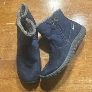 Skechers Women's Dark Blue Quilted Winter Boots